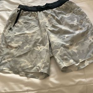 Ten Thousand gray and white shorts. Boys small